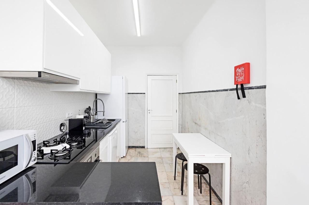 Torrinha 83 Apartments By Lovelystay Porto Luaran gambar