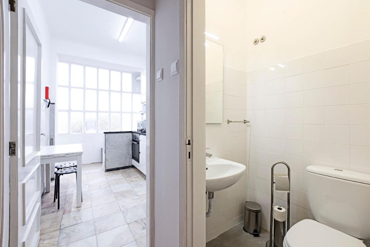 Torrinha 83 Apartments By Lovelystay Porto Luaran gambar