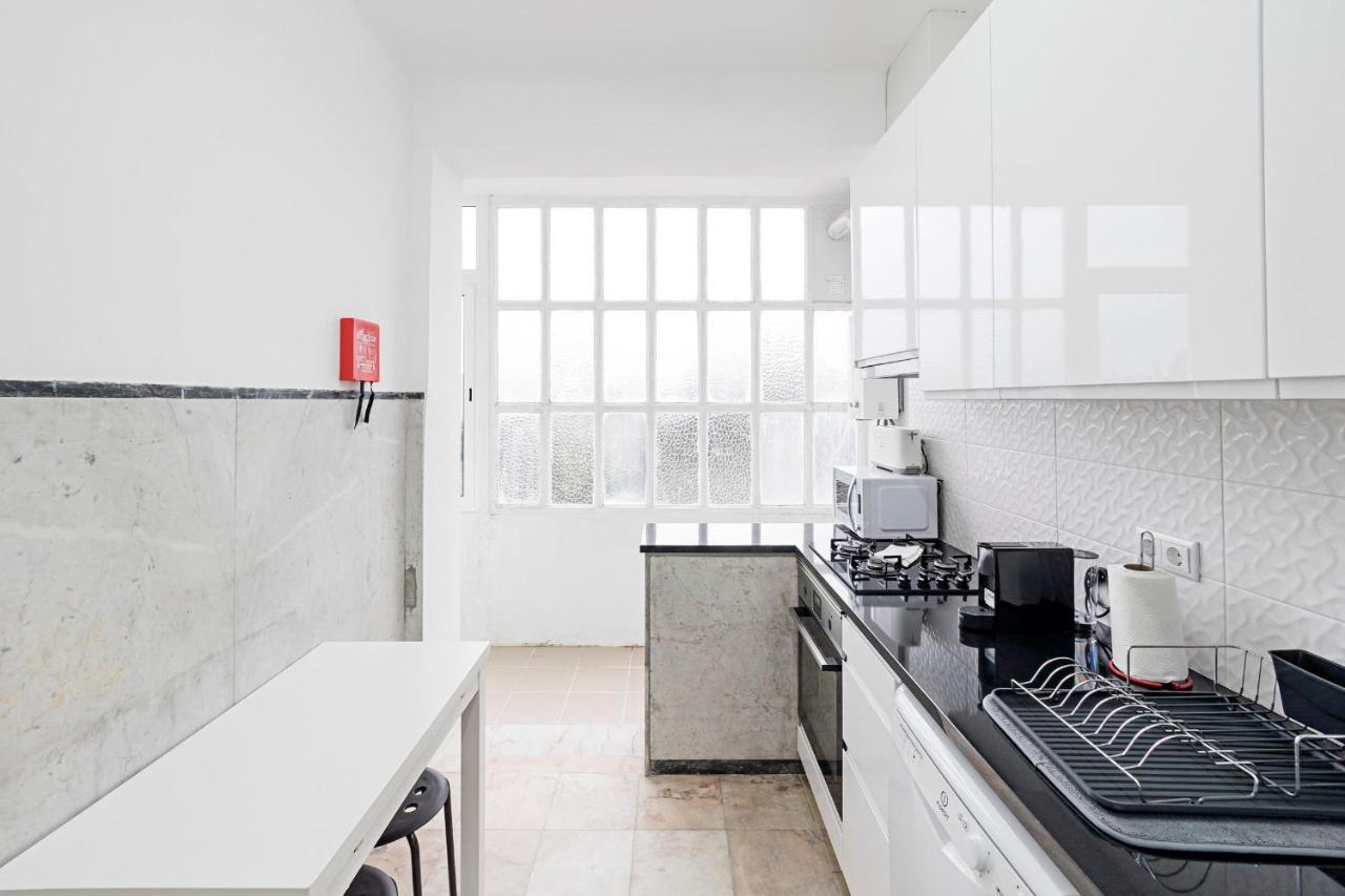 Torrinha 83 Apartments By Lovelystay Porto Luaran gambar